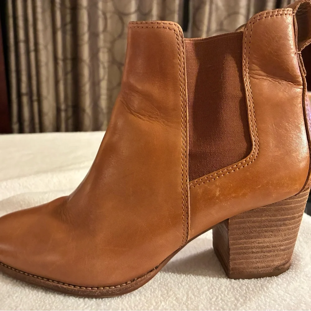 Madewell “The Regan Boot” Leather Chelsea Ankle Pull-On Minimalist Capsule 8.5